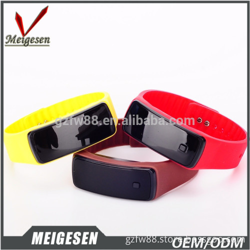 Good Logo Promotional Items Fine Cheap Price LED Digital Watch